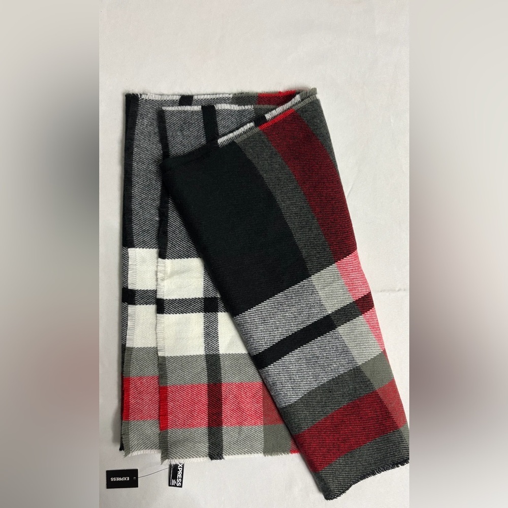 New with tags, womens express brand scarf, #H1160